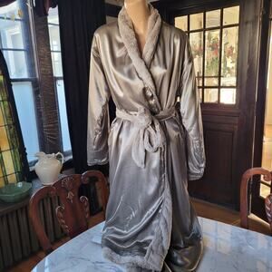 LITTLE GIRAFFE Women Robe Ultra Soft Luxe Plush Fur Silver Gray Satin USA S/M
